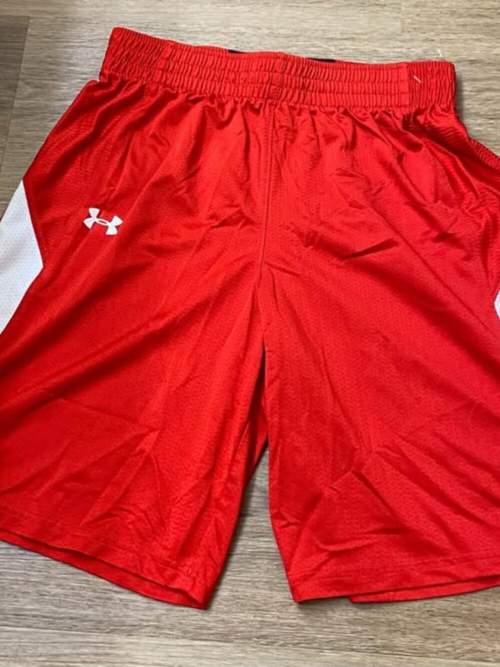 Under Armour Mesh Training Shorts – Red & White Size Small